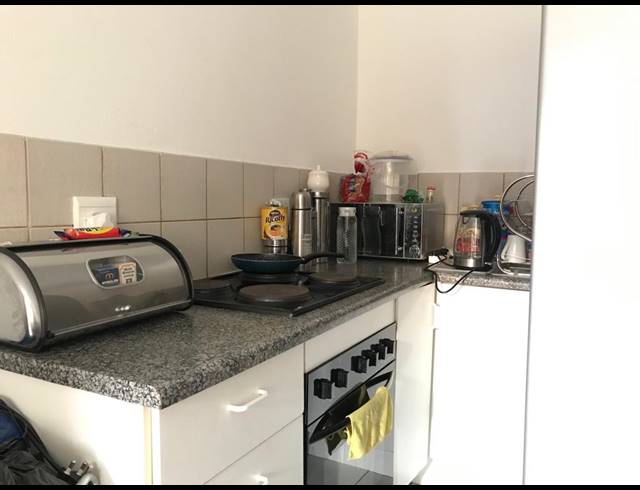 1 BEDROOM FLAT RENTED IN KEMPTON PARK CENTRAL